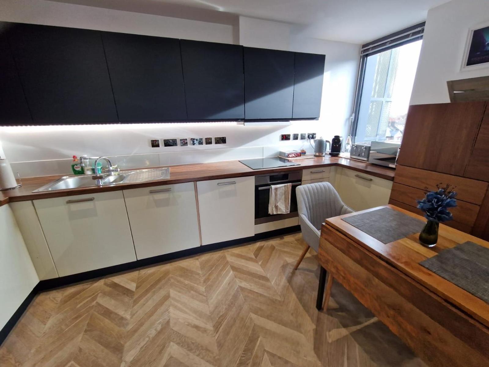 Cosy 1 Bedroom Apartment With Balcony Near Chiswick Лондон Экстерьер фото