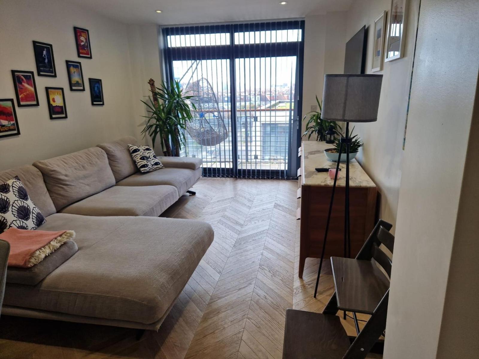 Cosy 1 Bedroom Apartment With Balcony Near Chiswick Лондон Экстерьер фото